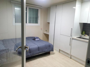 Studio room at Soongsil Univ Entrance Station